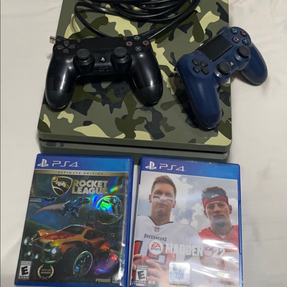 Ps4 with 2 controller. Also comes with Rocket League and Madden 22